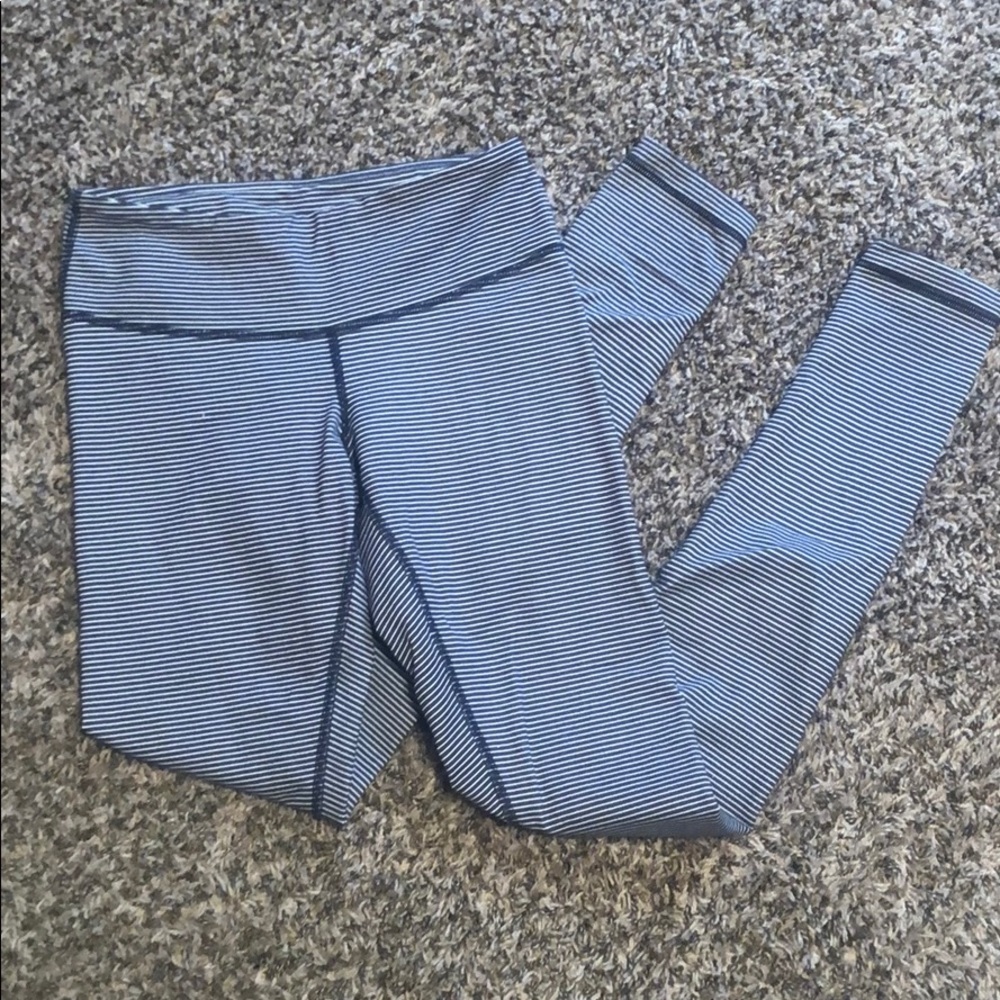 Lululemon 4 Blue Striped Wunder Under Leggings